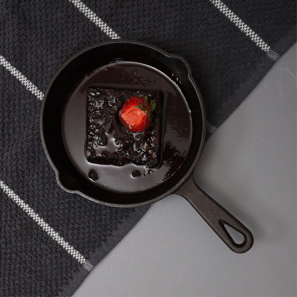 Pre-seasoned Cast Iron Skillet Frying Pan 16.5 Cm